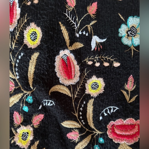 Cliche 80’s Embroidered 80’s Sweater in 1x - Picture 6 of 7